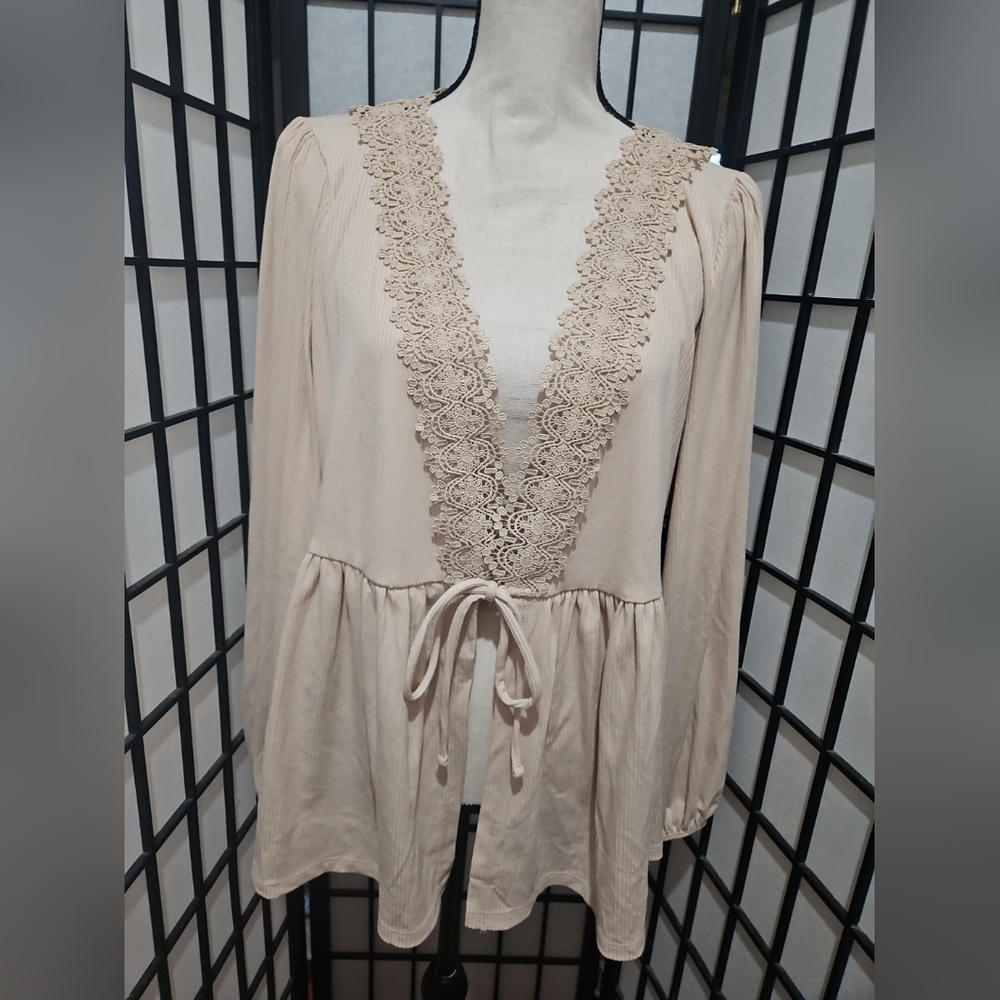 NWT TORRID Size 1 (1X) Beigh Supersoft Rib V-Neck Tie Front Long Sleeve